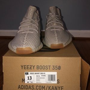 Yeezy Boost 350 V2